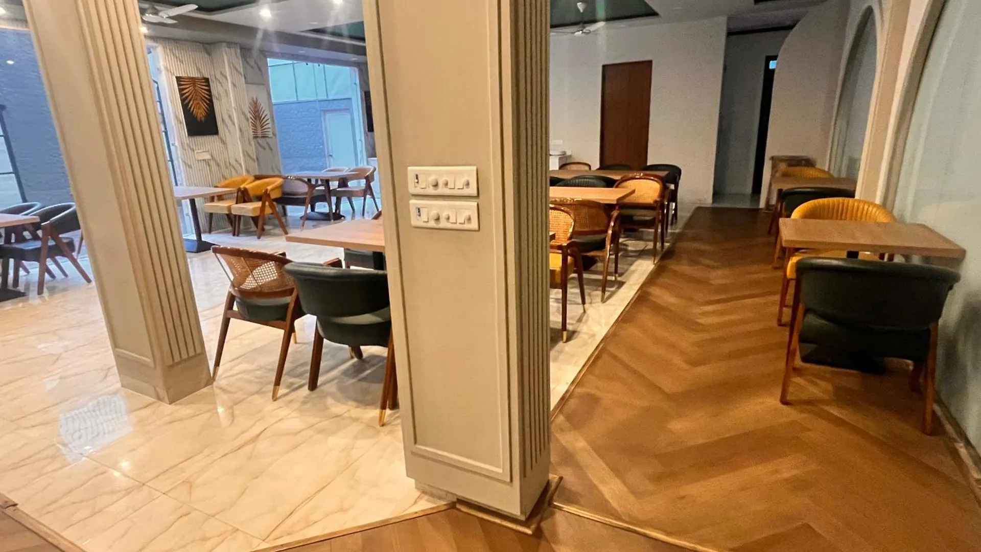 Flock Hotel I Golf Course Road Near Dlf Phase 1 Metro Station I Gurugram Gurgaon