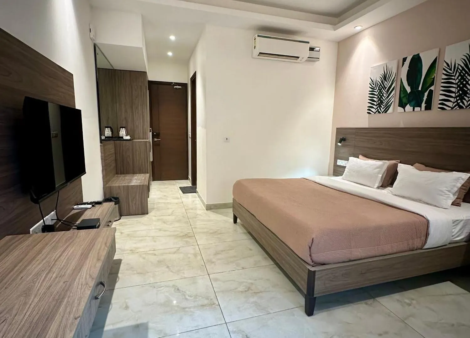 Flock Hotel I Golf Course Road Near Dlf Phase 1 Metro Station I Gurugram Gurgaon