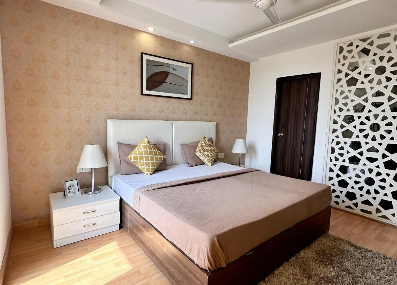 Flock Hotel I Golf Course Road Near Dlf Phase 1 Metro Station I Gurugram Gurgaon